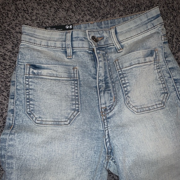 H&M flare jeans - Picture 2 of 4